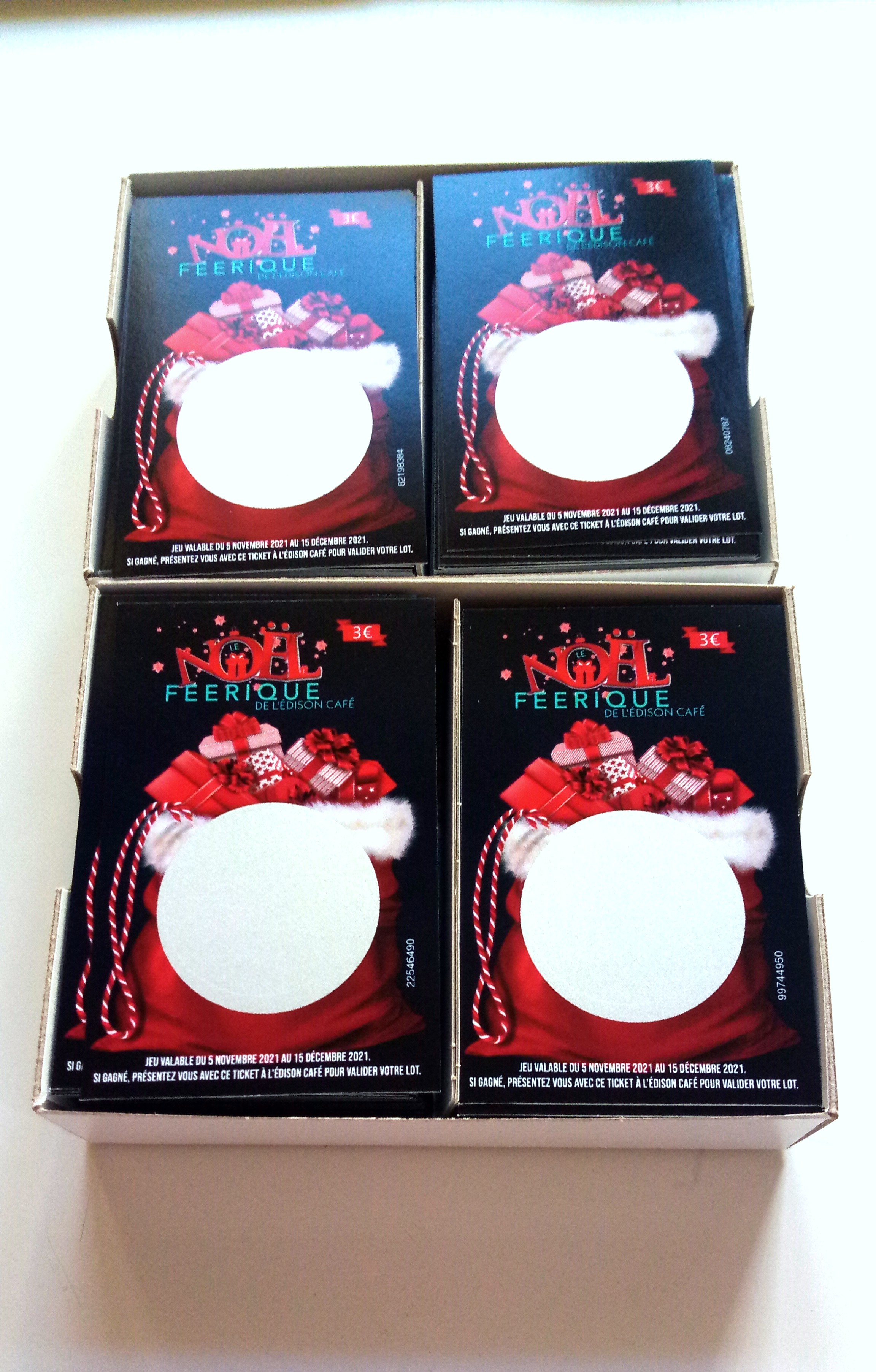 The holiday season can be the ideal time for companies to organize a seminar. Whether it's to relieve pressure, offer a more relaxed time for its employees, or simply to make an impact, the corporate seminar has the advantage of strengthening bonds. When used strategically, the scratch card can be a real asset during your end-of-year corporate seminar.