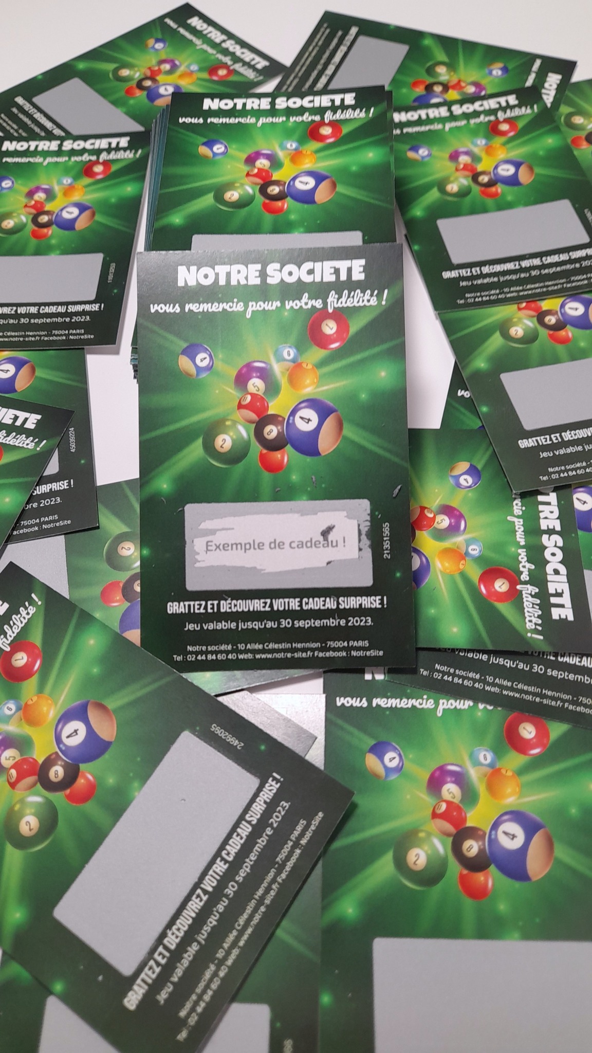 Using scratch tickets for advertising purposes is a practice that is increasingly spreading today. Indeed, scratch tickets provide an ideal way for small and large businesses to promote their name and logo while ensuring that the message is effectively received by the target audience. They offer businesses a variety of promotional opportunities and can be used for direct marketing purposes, giving customers the opportunity to win money or rewards. Let's see how companies can leverage scratch tickets to enhance their brand and image with the public.
